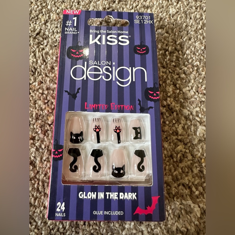 Kiss Pink Nail Kit